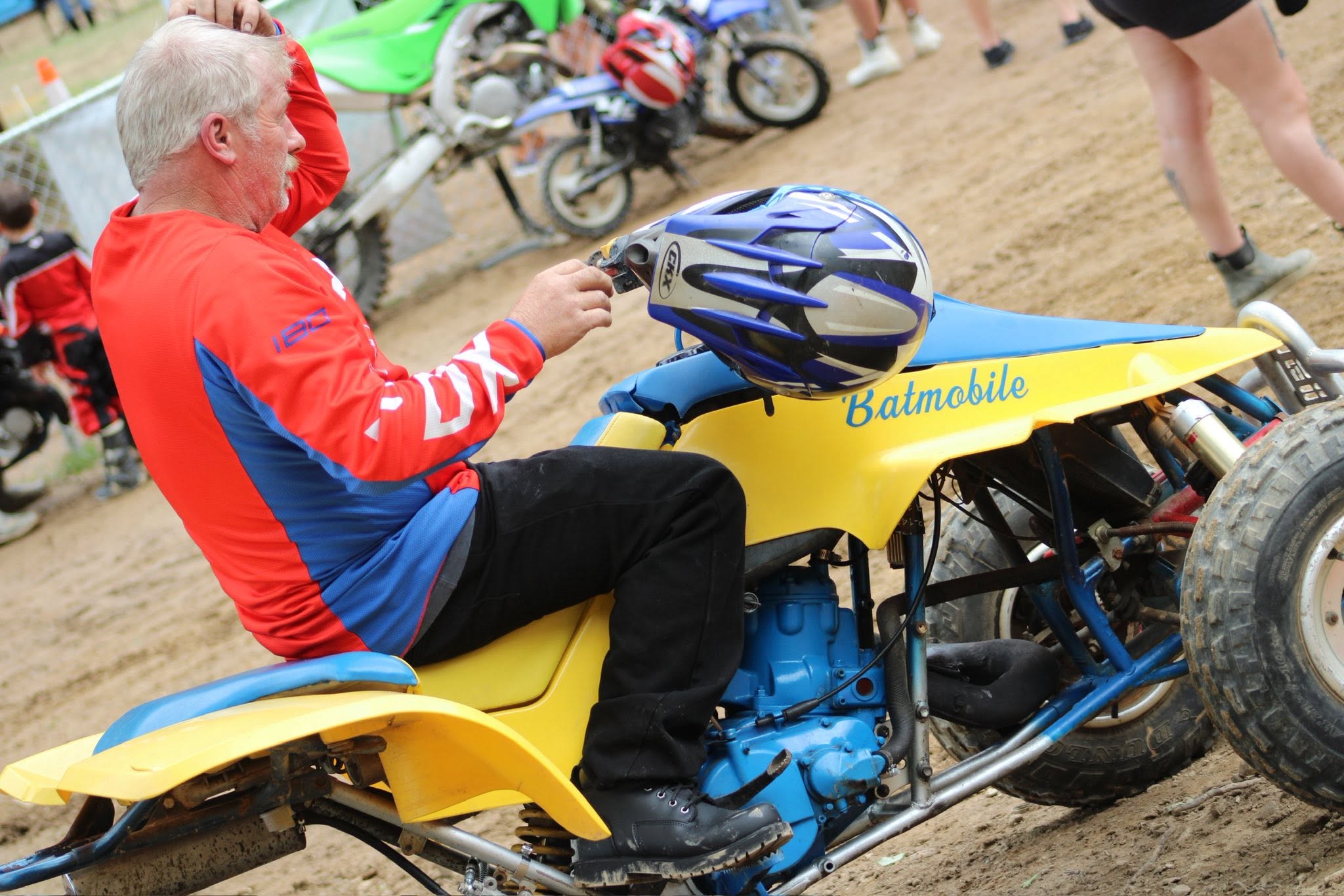 Fans and race-day atmosphere at Moonshine Hillclimb